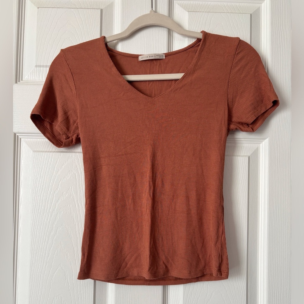 Active Basic Rust V-Neck Ribbed Tee